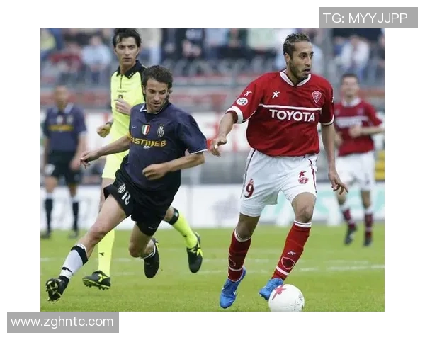 足球鞋穿烂成标志性风格的球星背后不为人知的故事