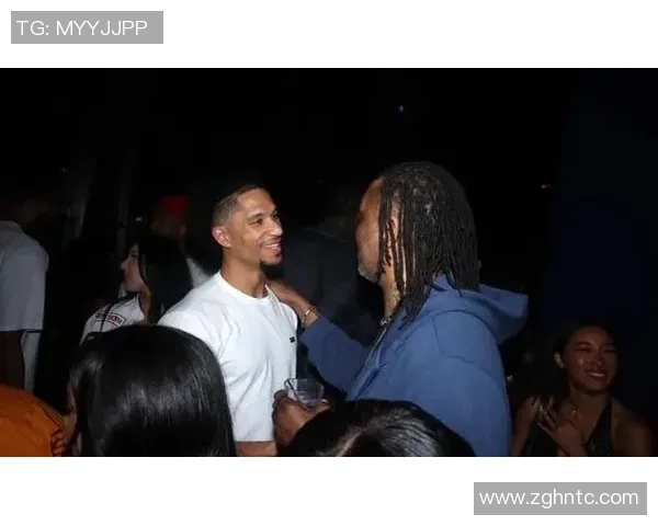 足球球星频繁光顾夜店引发热议网友猜测是否影响职业生涯