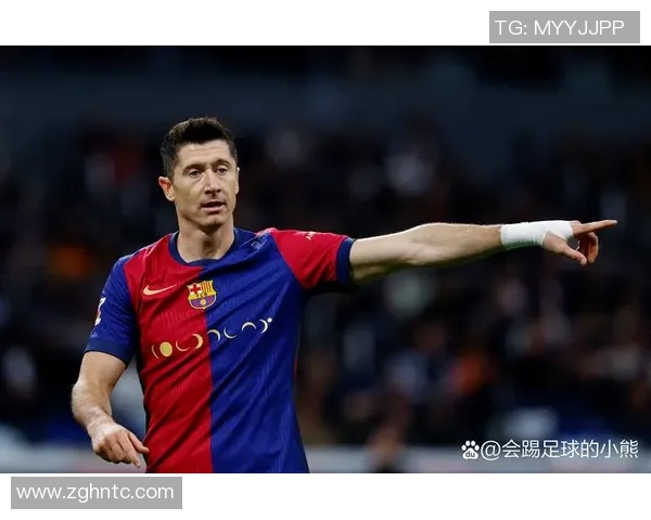 世界八大足球巨星全方位解析 盘点足坛传奇人物的光辉历程与精彩瞬间